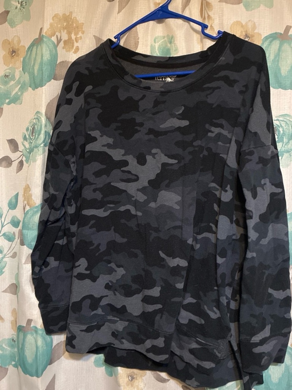 Terra & Sky Black and Gray Cozy Pullover